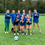 Kultaa ja kunniaa Kalun jalkapallotytöille 🎉🥇🤩Koulujenväliset urheilukilpailut ovat pyörähtäneet käyntiin tämän lukuvuoden osalta voitokkaasti. 🥳Tampereen kahdeksan lukion jalkapalloturnauksessa  Kalusta mukana oli sekä tyttöjen että poikien joukkueet.
Tytöt voittivat alkueränsä ylivoimaisesti.
Finaalin trilleri Pynsää vastaan päättyi 3-3, mutta rankkarit Kalu vei nimiinsä 3-0. ⚽️Aamulehden toisen asteen Viestikarnevaalit puolestaan juostiin ensimmäistä kertaa sekajoukkuein.Nopeajalkaisen Kalun joukkueen kaulaan ripustettiin pronssiset mitalit. 🥉🏃🏻‍♀️🏃🏼🥳Onnea mitalisteille 🌹📸: Ulla Kuusikko